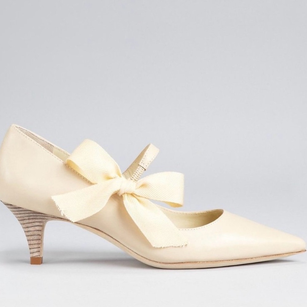 Tory Burch Ivory Cream Low Heel Pump size 9